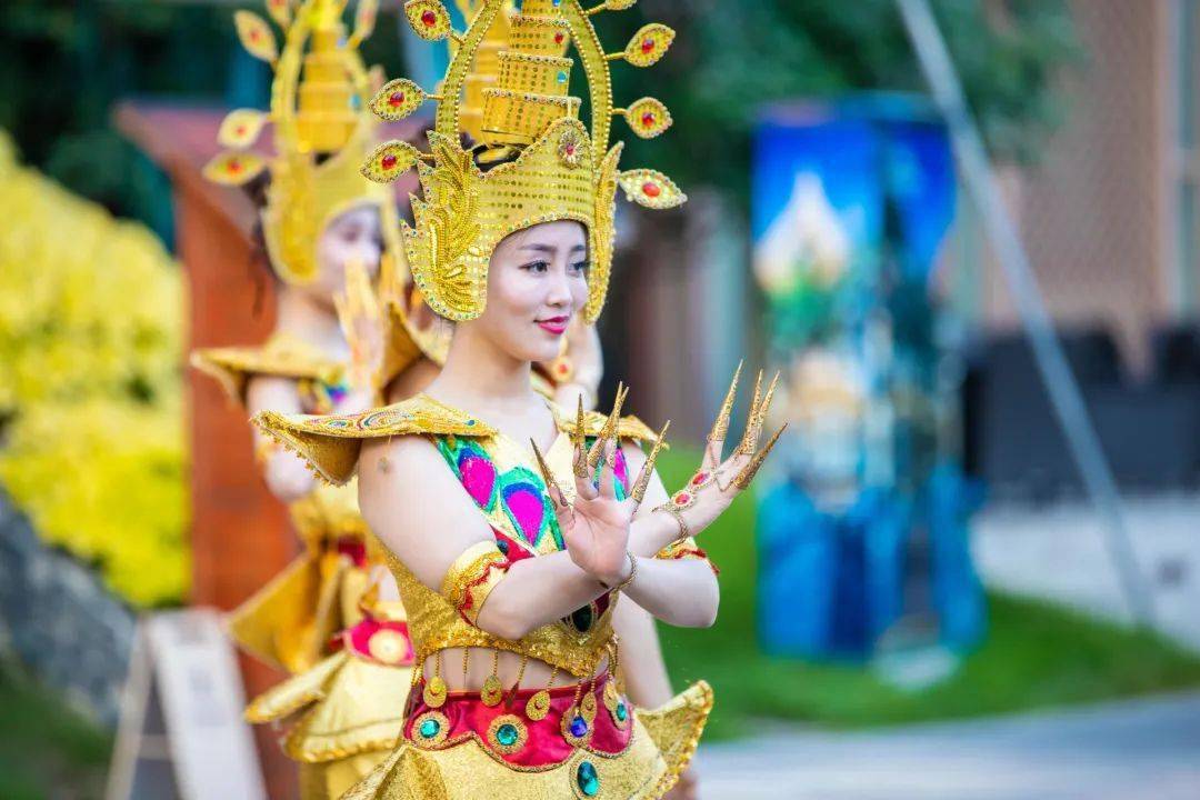 活动亮点《长甲舞》活动时间2020年12月31日-2021年1月6日13:30 | 17