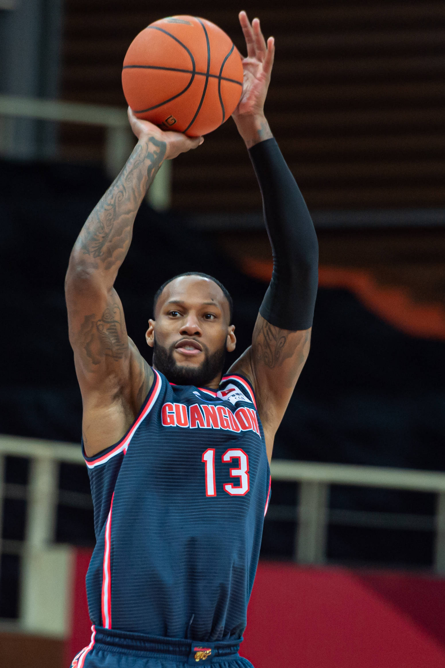 12月30日,广东东莞大益队球员威姆斯在比赛中.新华社照