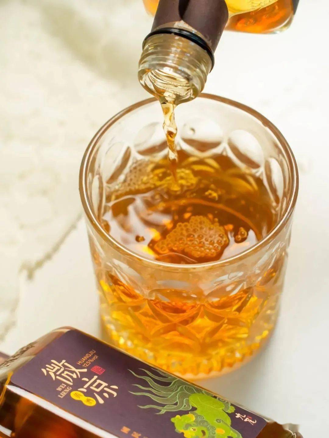 原生态中国风国际范黄官好酒香醉汉中