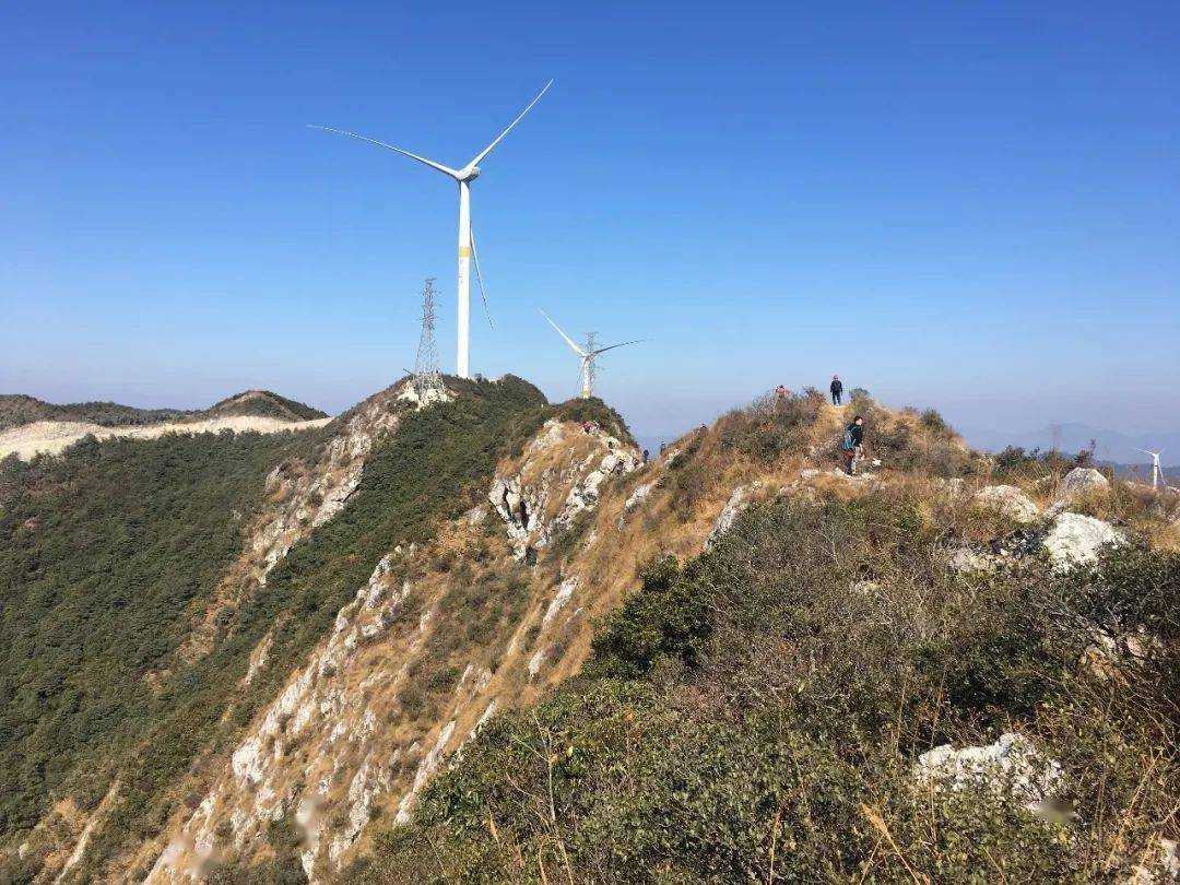 佛冈黄花石寨风车山图片