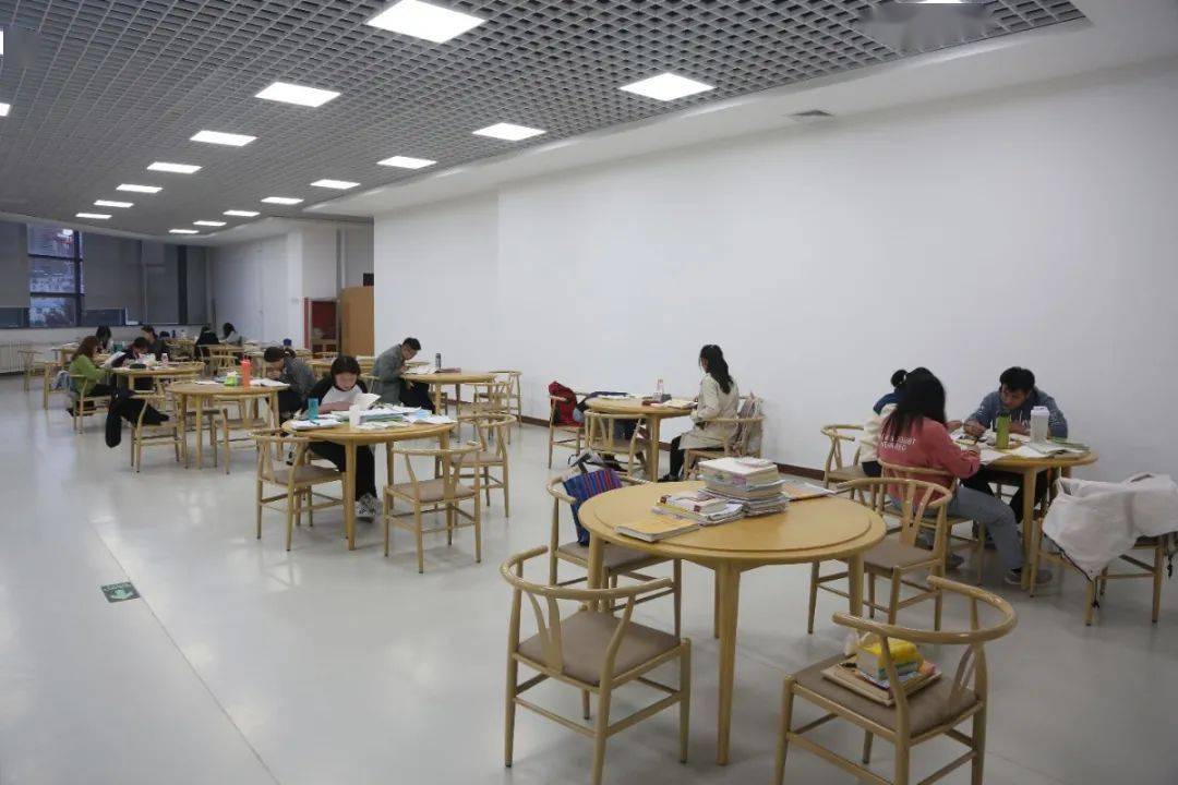 内蒙古民族大学图书馆图片