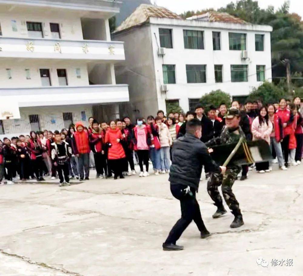 【新时代文明实践】庙岭派出所开展法律知识讲座和反恐演练活动进校园