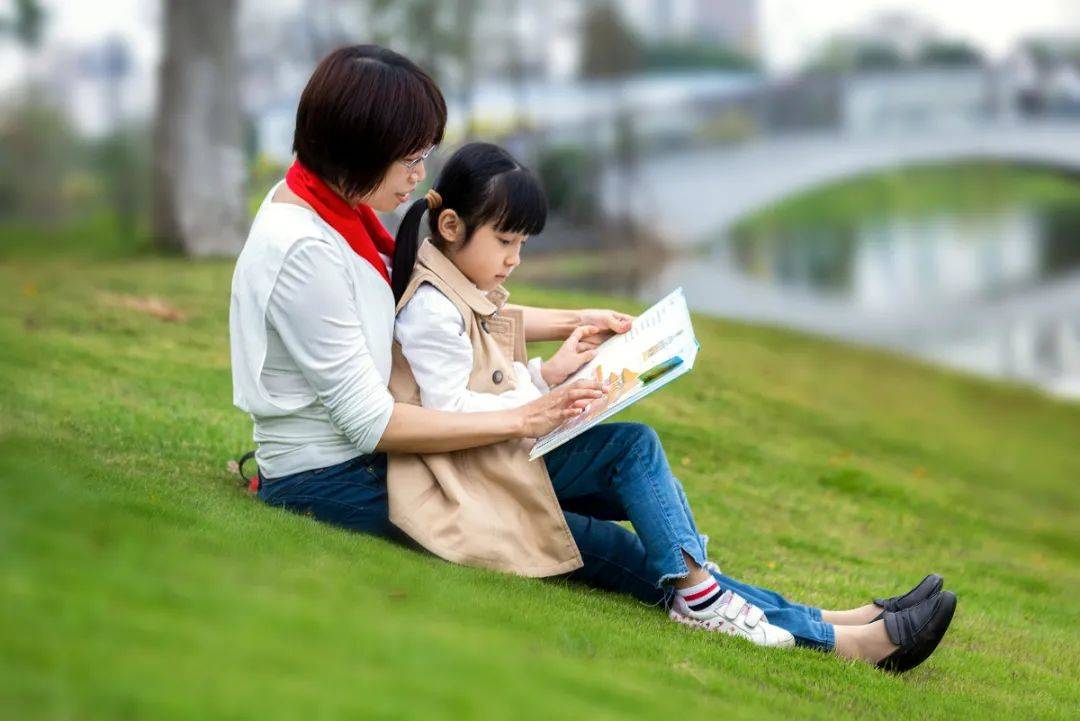 书香有约|金晖小学举行第四届书香家庭阅读分享会_家长