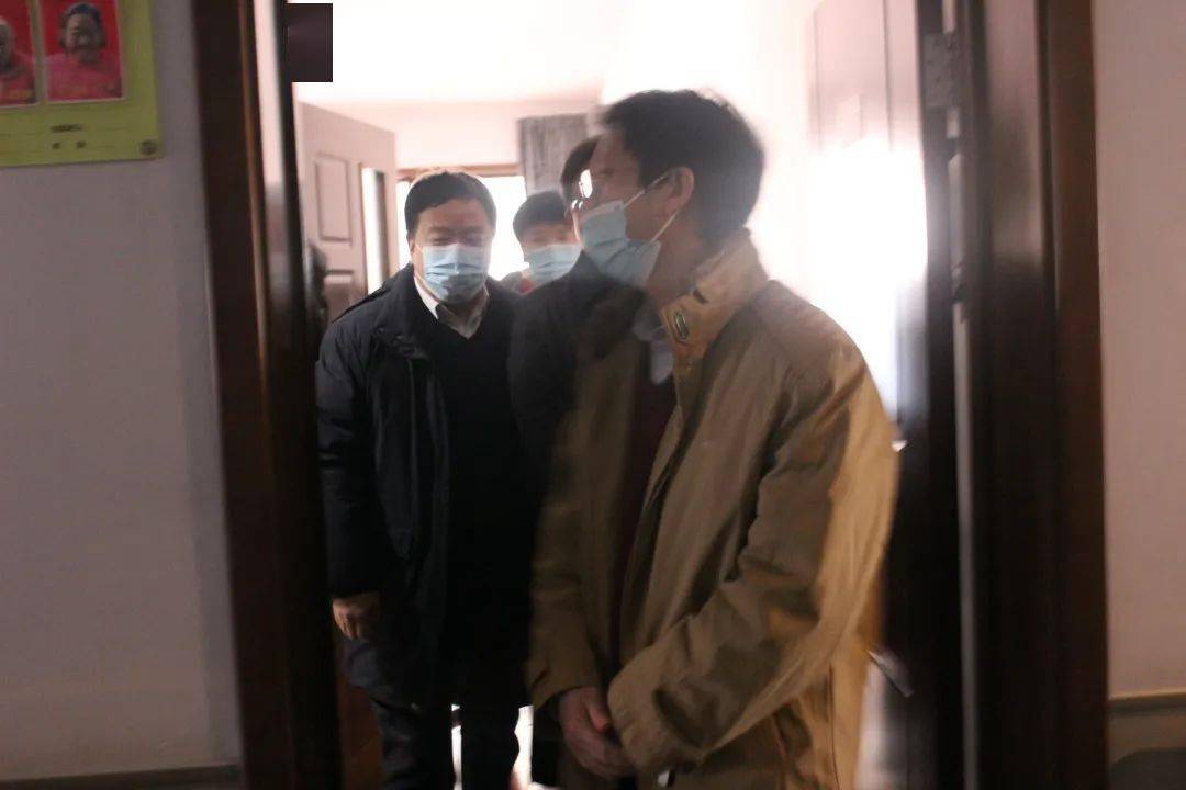 伊川县县委书记李新红同志亲自带队到凤山老年公寓检查指导疫情防控