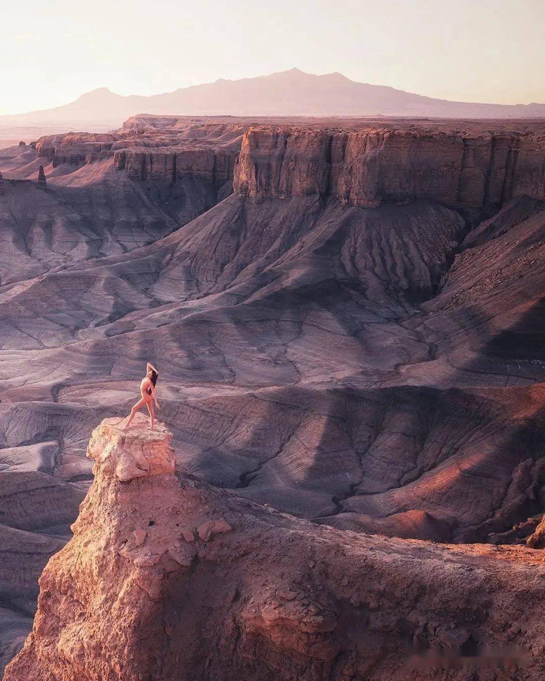 人体与大自然美景浑然天成壮阔震撼的一种