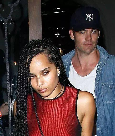 法鲨,penn badgley,派派 身边都是有故事的姐姐,挥别旧情之后事业风生