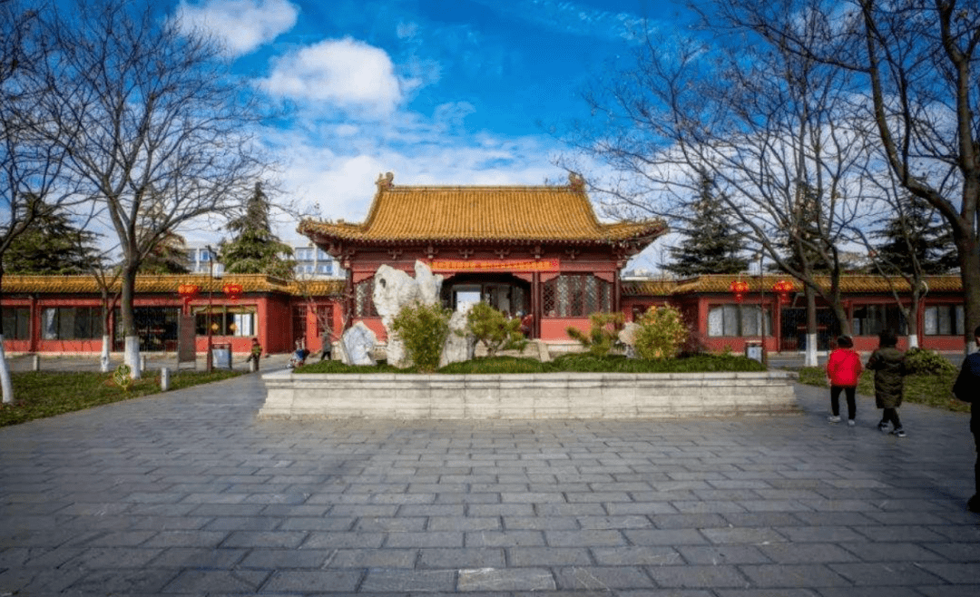 当上皇帝后,朱元璋请乡亲们去皇宫玩,结局如何?_凤阳