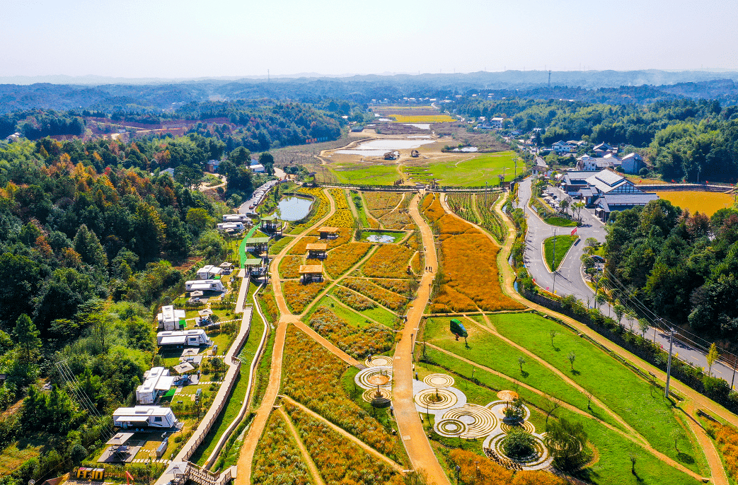 据了解,响水村先后被评为"湖南省美丽乡村示范村""中国最美休闲乡村""
