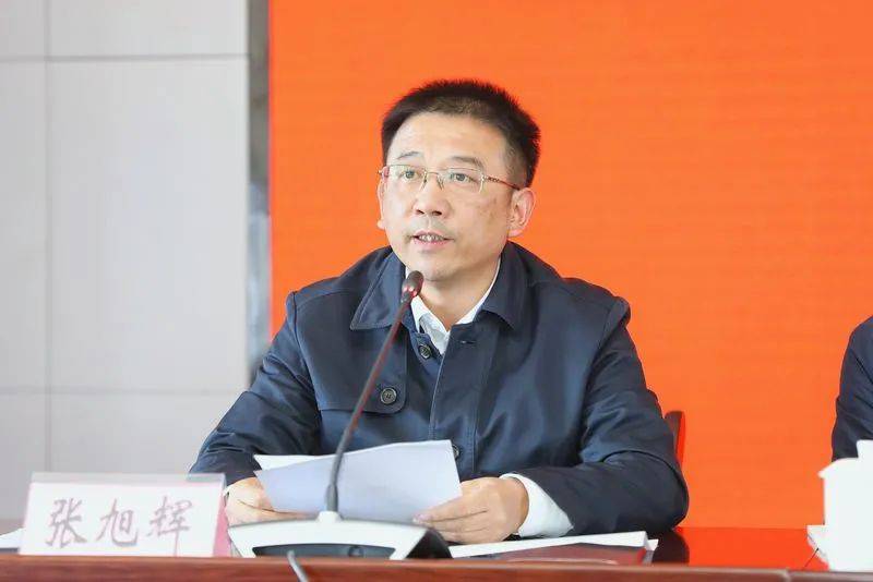 郑余良强调,要强化担当,创新作为,以创建省高能级战略平台为契机,理清