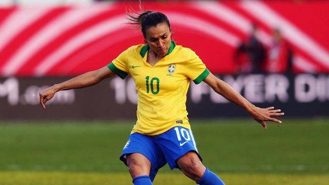 巴西女足传奇玛塔宣布与俱乐部队友订婚:一起书写新篇章