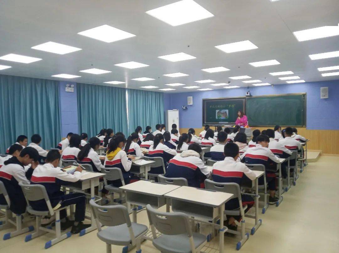 送教下乡促交流对口帮扶共发展厦门六中骨干教师到彭厝学校开展送教