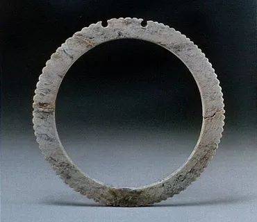 安徽含山凌家滩揭示中国玉璜文化的起源_时代