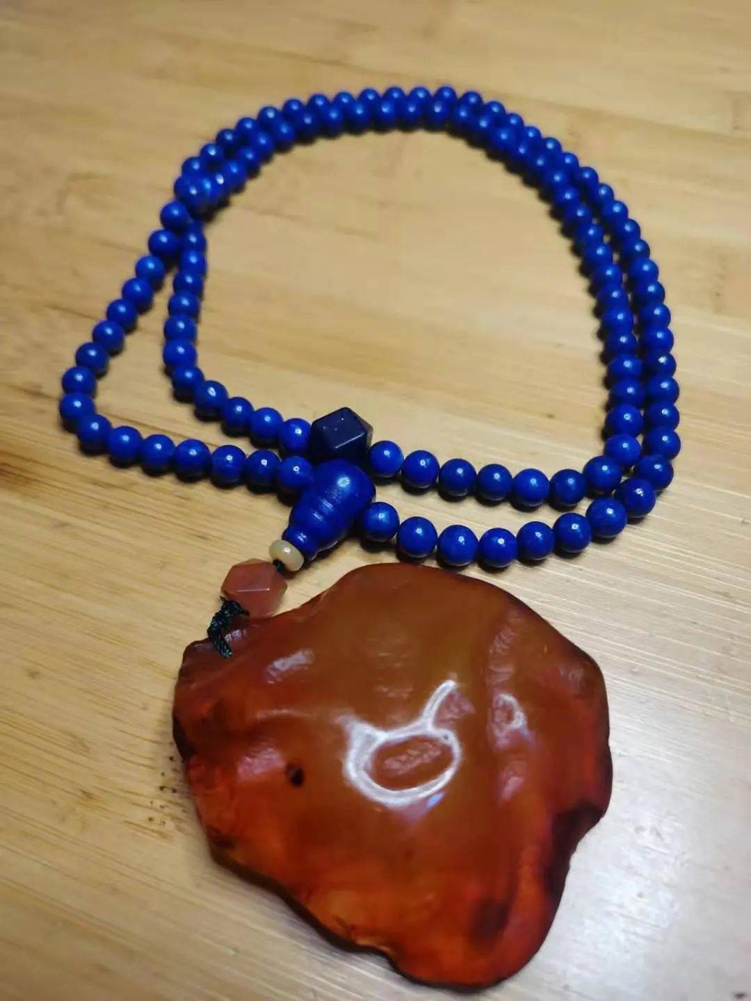 牛人自制昆虫琥珀,成品以假乱真,真的很漂亮