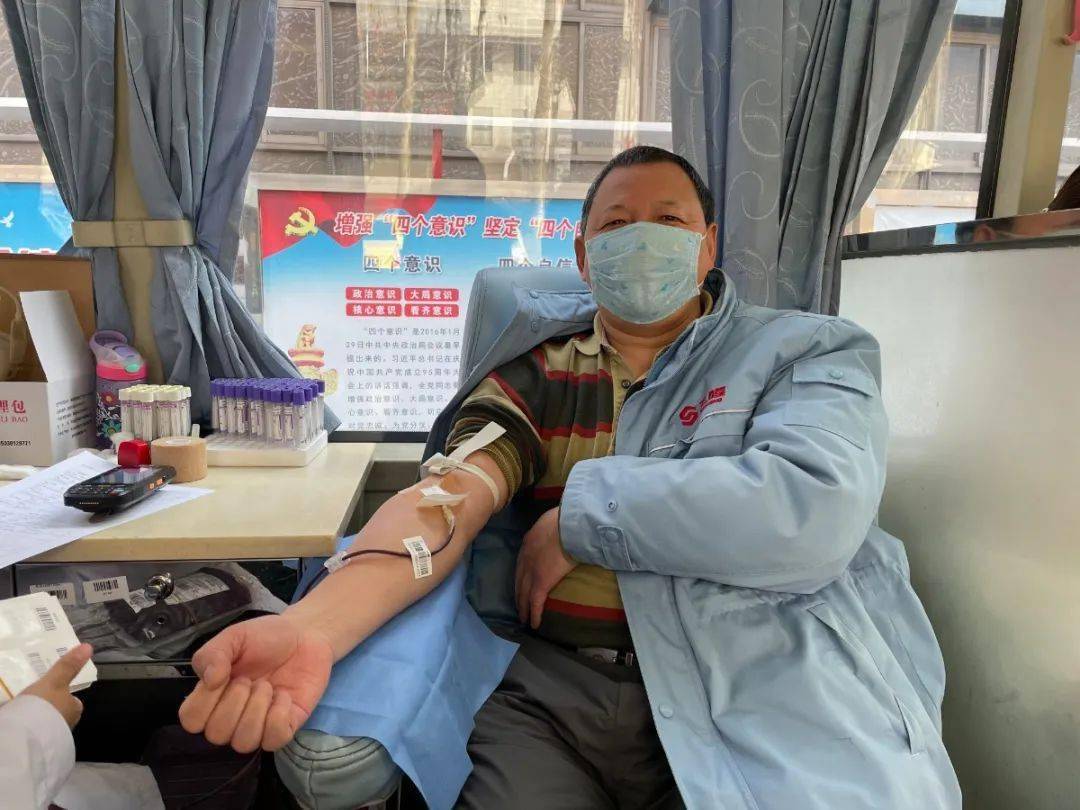 小区大爱吉利区成功开展应急献血活动