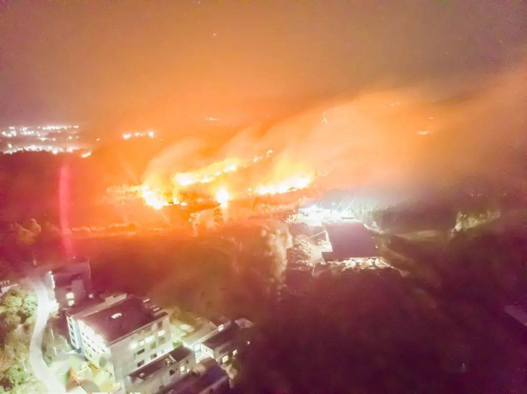 【航拍】 火烧山,藤县太平大坡/善庆路口多个山头._火灾