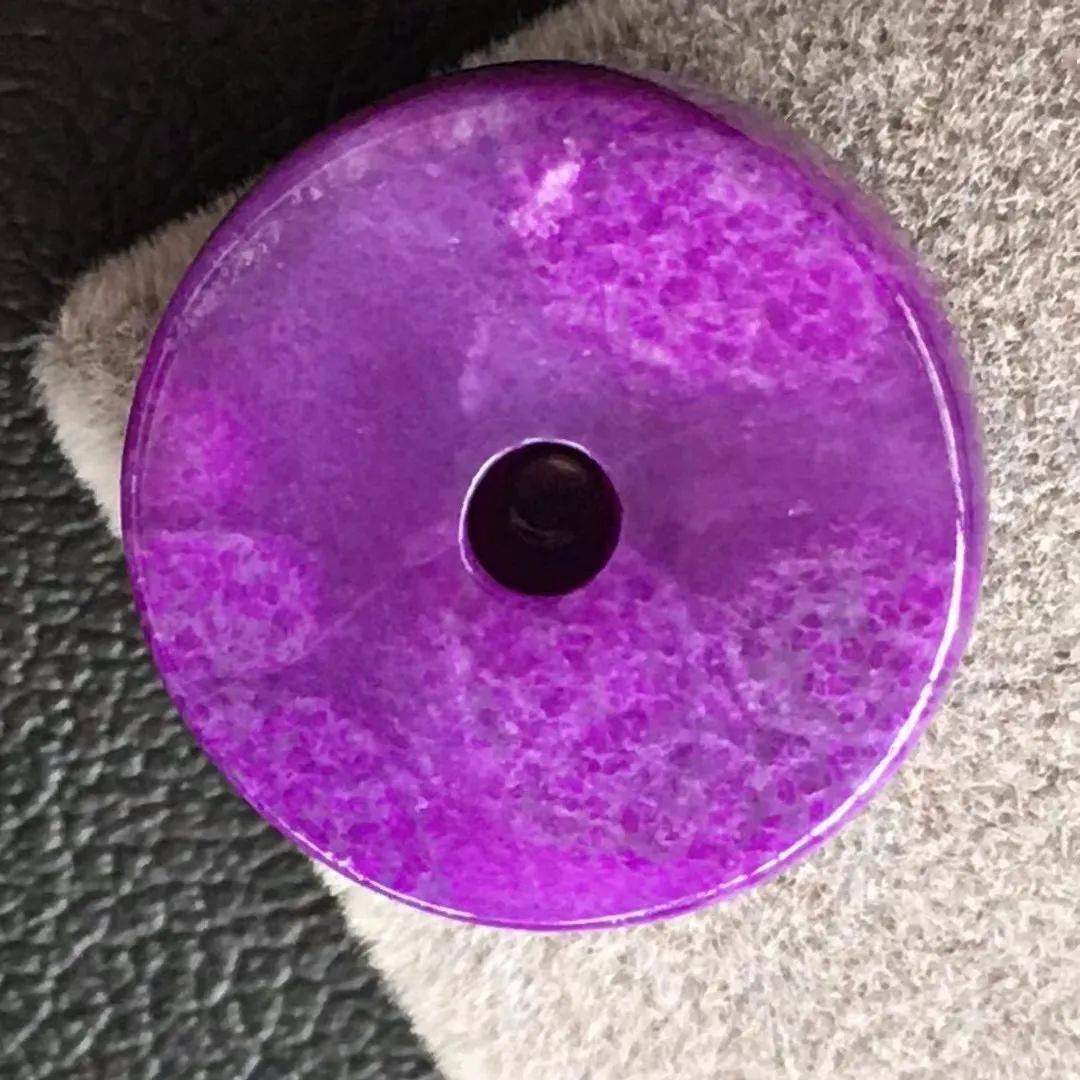 单星宏巴西珠宝缘_和田玉