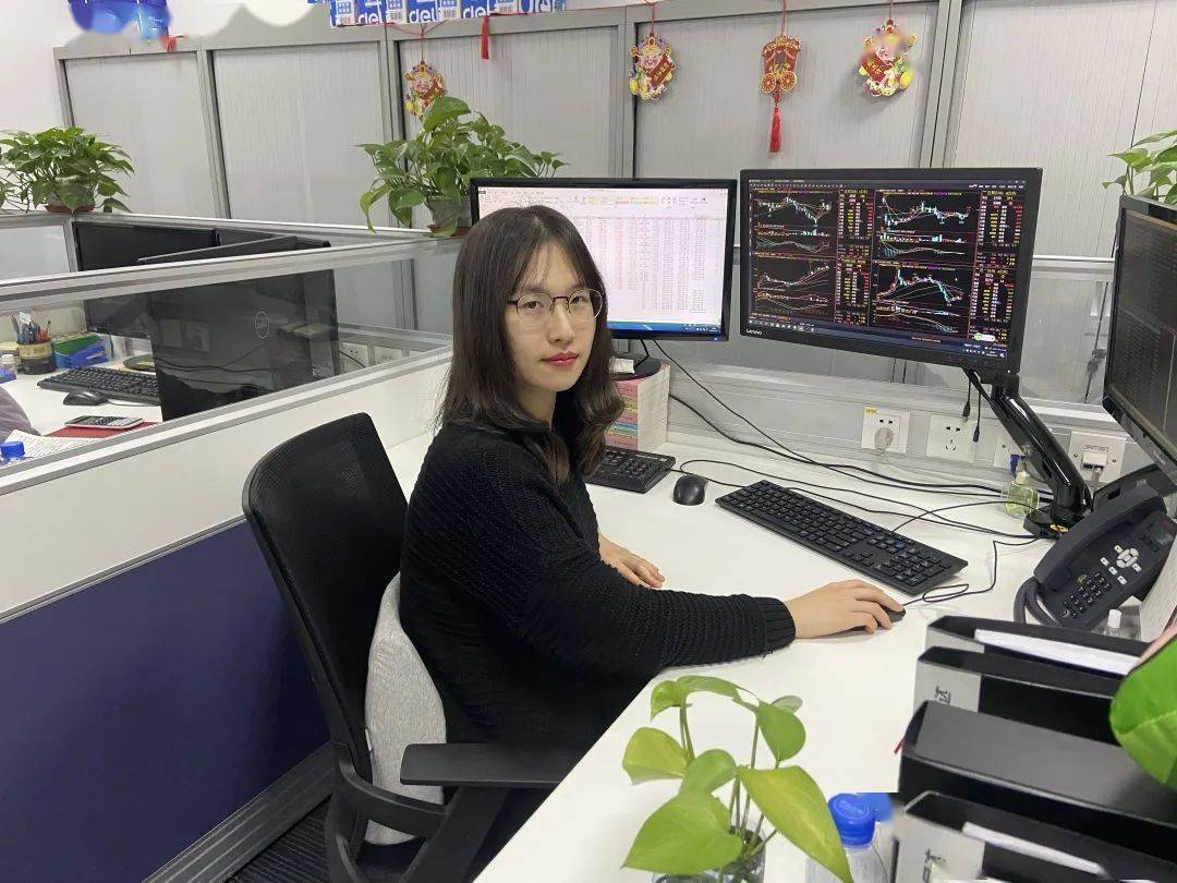 从左至右分别为倪姣婕,马晗月,胡丹服务,东航人的工作之本宋亮东航