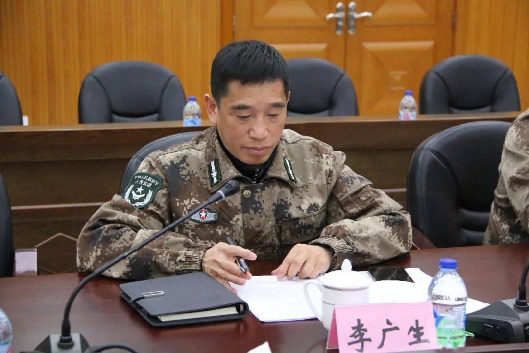 会上,镇党委委员,武装部长陆春明总结了2020年武装工作