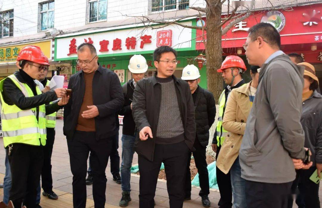 当天,县委副书记,县长刘中政,副县长杨洪坤,李锦昌一