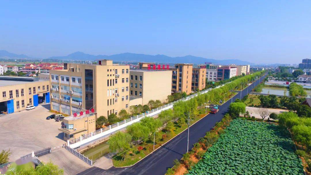 同山镇同山镇风景秀丽,人文荟萃,是同山烧的发源地主产地,名胜古迹