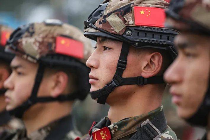 强军卫国前进中国人民解放军