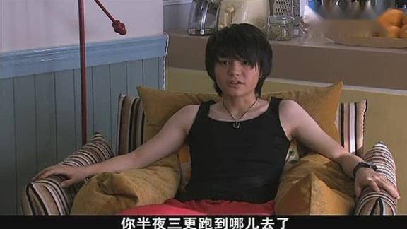 铠甲勇士小天发脾气小刚半夜出去小飞不见柚子出走