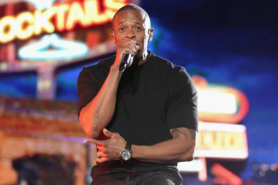 dre 突发脑动脉瘤,创造了整个西海岸声音的男人,早日康复!