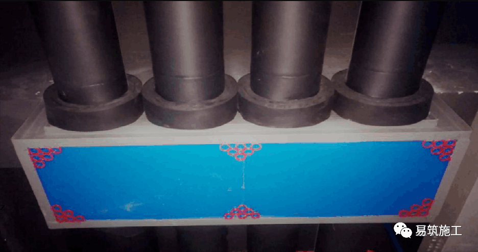 五,套管套管穿墙,套管高出墙面2mm 管道居中,套管用防火材料封堵密.