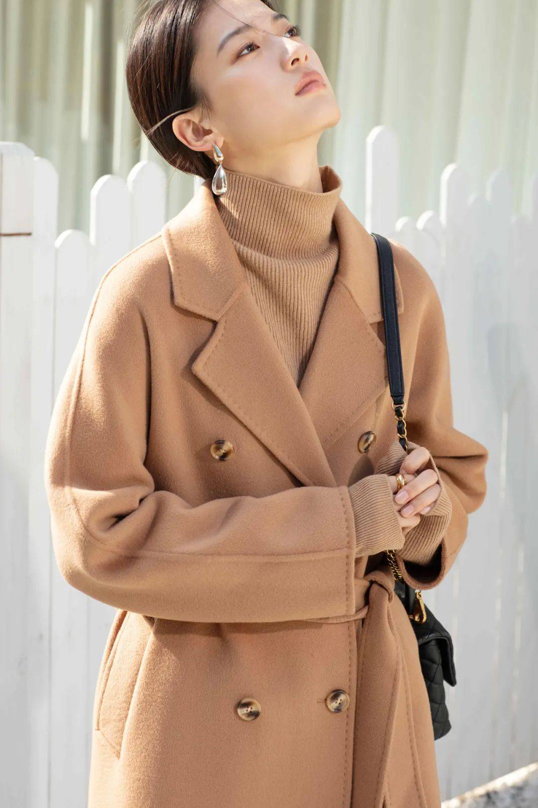 长款的这件是来自于maxmara经典款101801的版型,永远的经典.