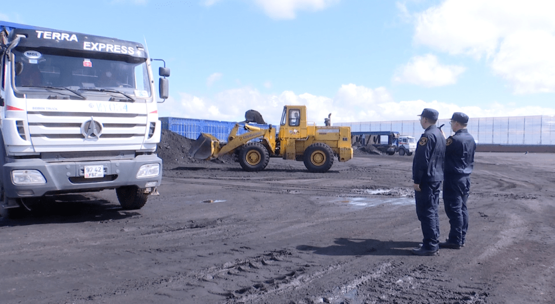 额济纳海关获得国家级荣誉