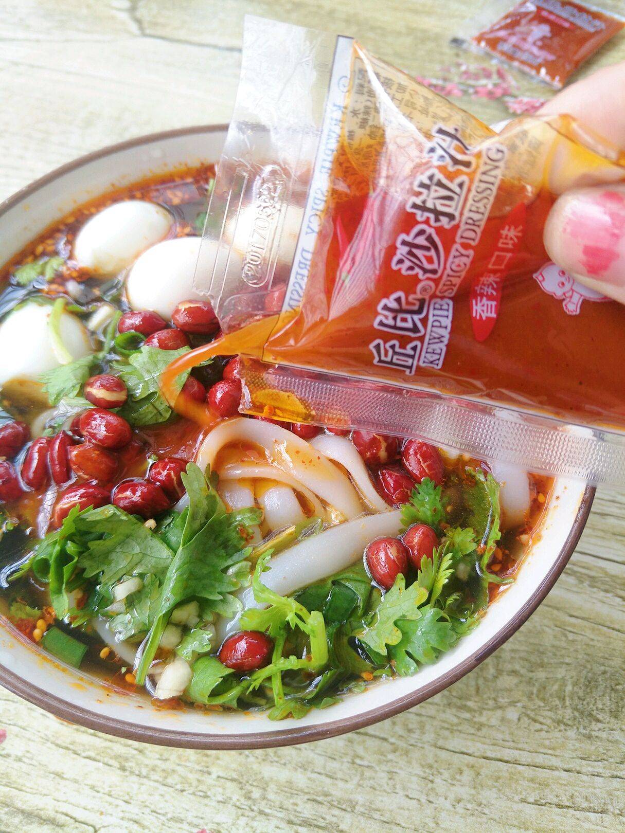 秘制酸辣河粉,轻松搞定爽口午餐,吃了一份还想吃