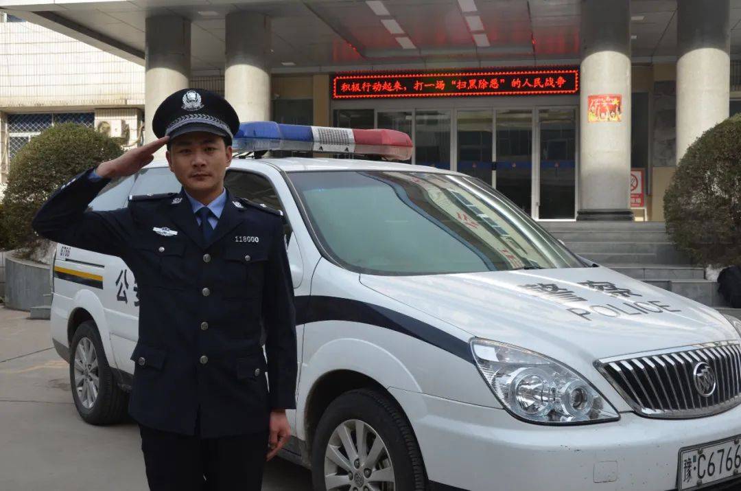 【关注】110警察节丨看看嵩县这些警察帅气的第一张警服照!_刑侦大队