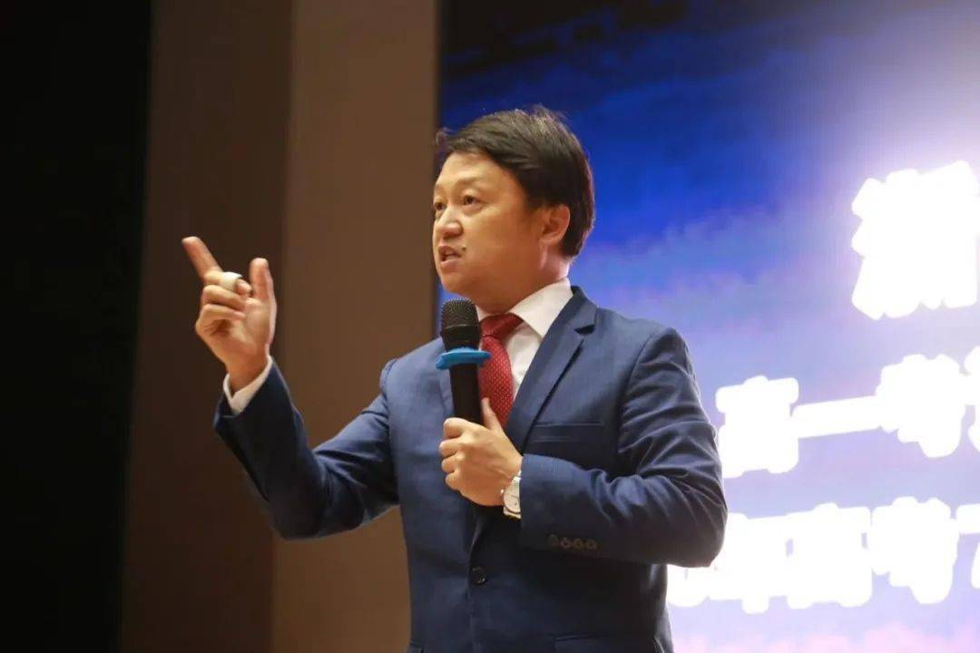 新安龙老师高考励志2020年全国巡回演讲走进浙江省杭州市余杭区第二