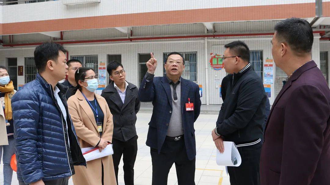 黄贵洪要求,各校要做好教育扩容提质工程的统筹建设,按照预定工程要求