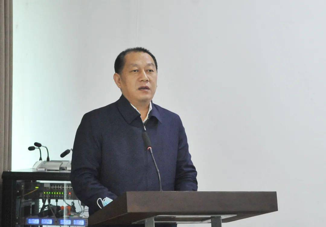 培训中,刘晓方教授以深厚的理论功底,宽阔的国际视野,丰富的实践知识