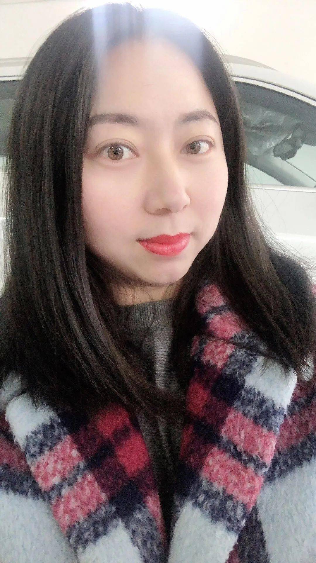 莉,1986年,专科,在上海工作的英山单身姑娘