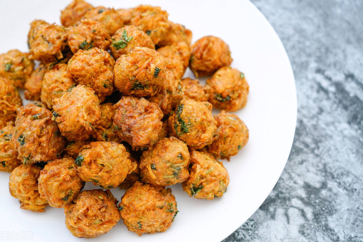 炸丸子时可以试试添加马蹄不仅丸子外焦里嫩而且放凉也不硬