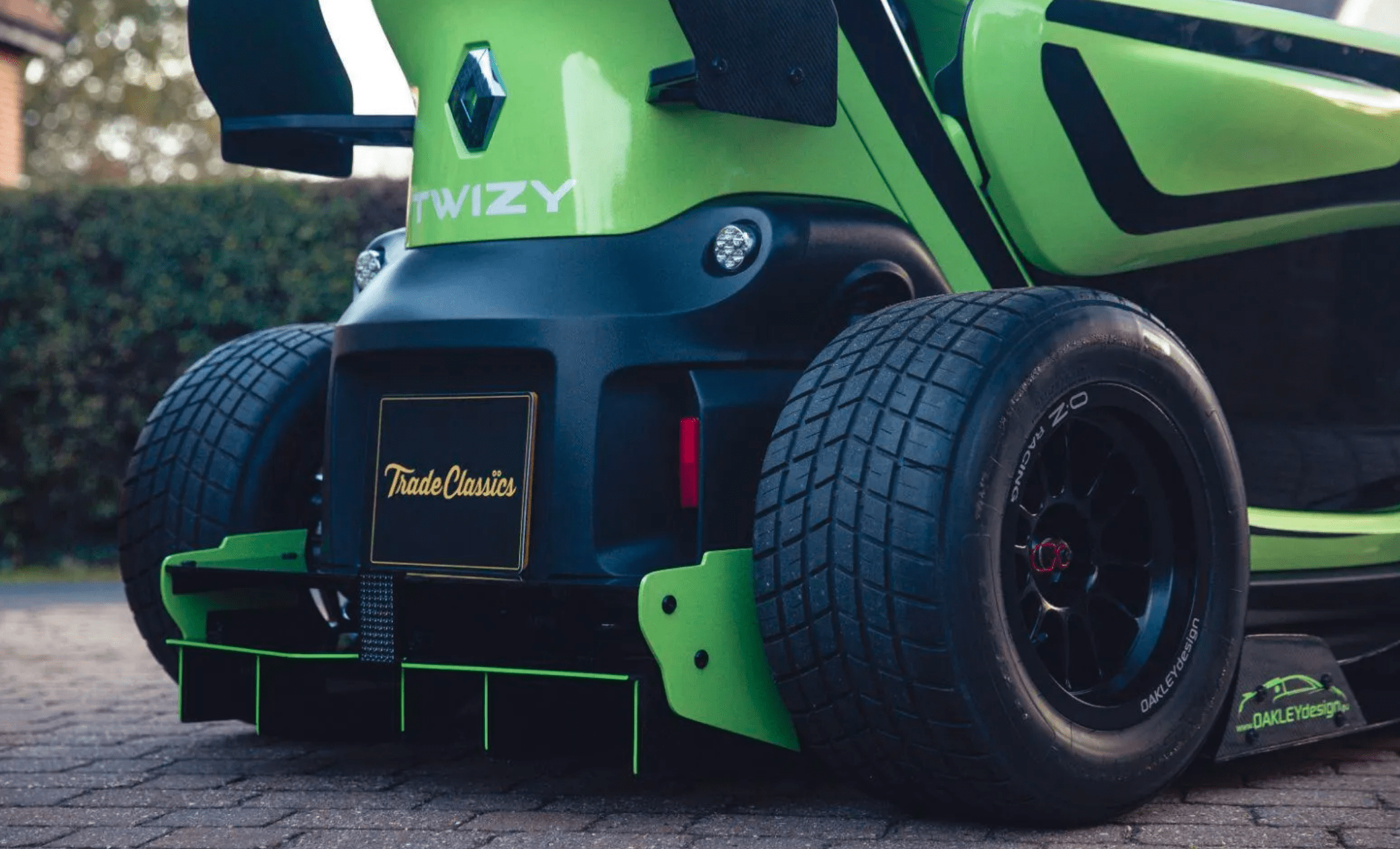 电动f1仅需175万oakleydesignrenaulttwizyf1