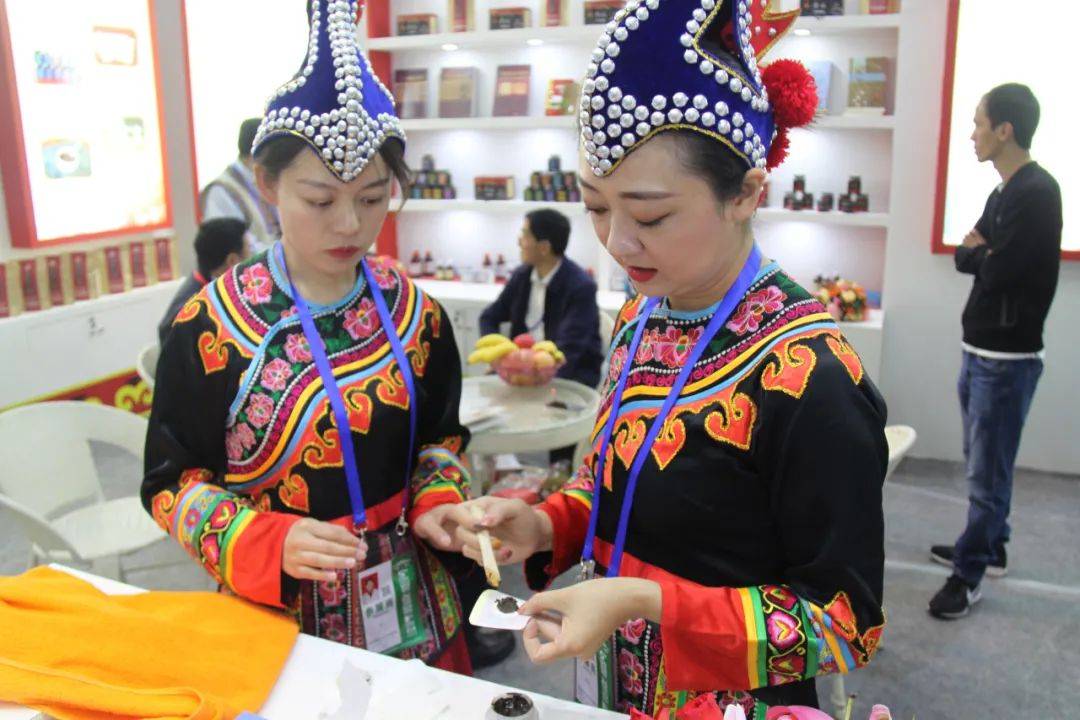 一文读懂彝医水膏药不同的草药不同的水