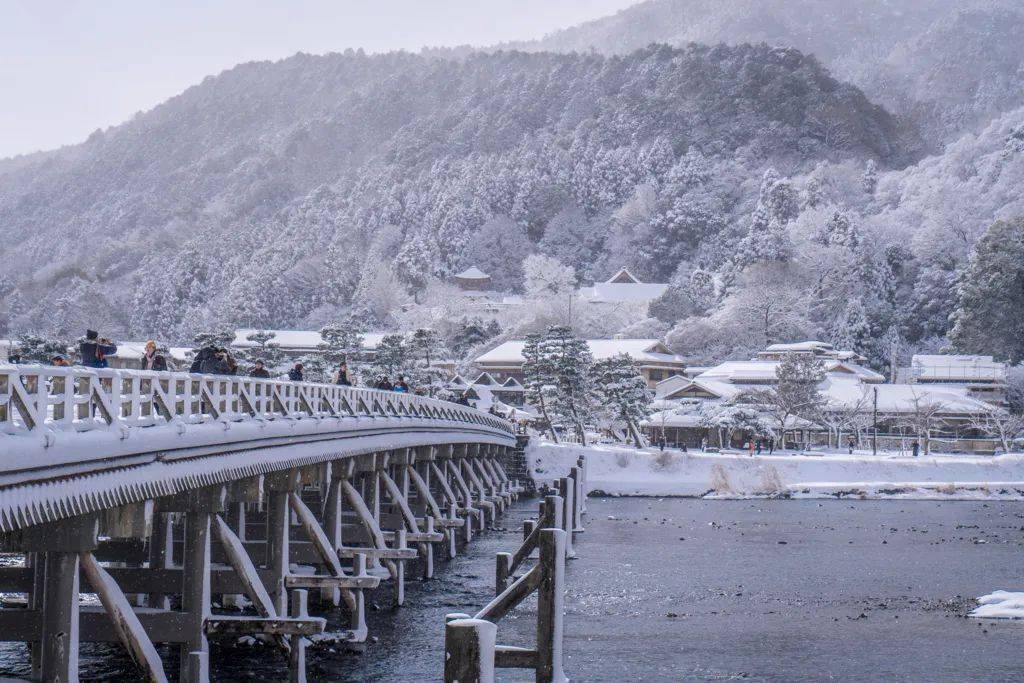 日本绝景从古都到雪国难得一见的京都雪景