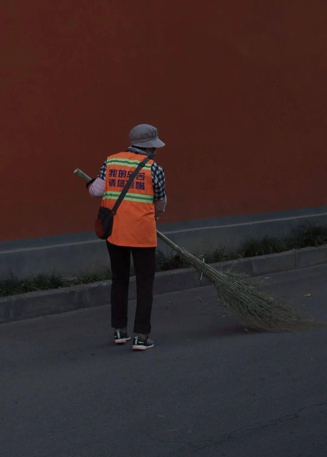 art媒你的身影是艺院最美的风景线