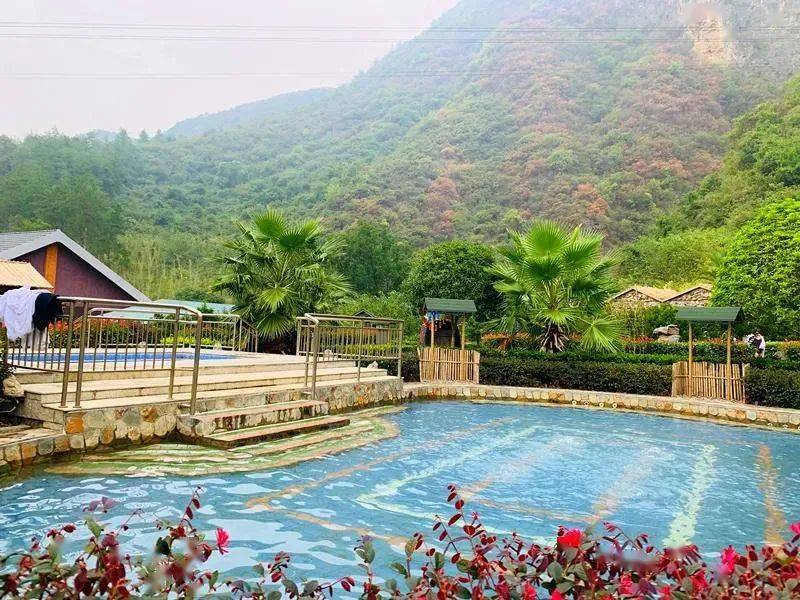 1,在预约界面点击"进入预约"按钮,选择"宜昌市远安县武陵峡口生态旅游