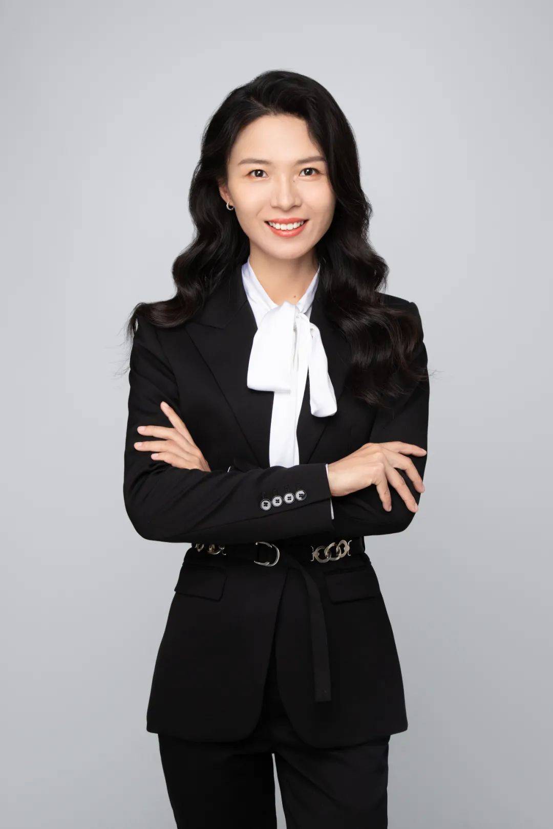 今晚《投资者说》高颜值美女分析师继续做客天下财经为您理性展望
