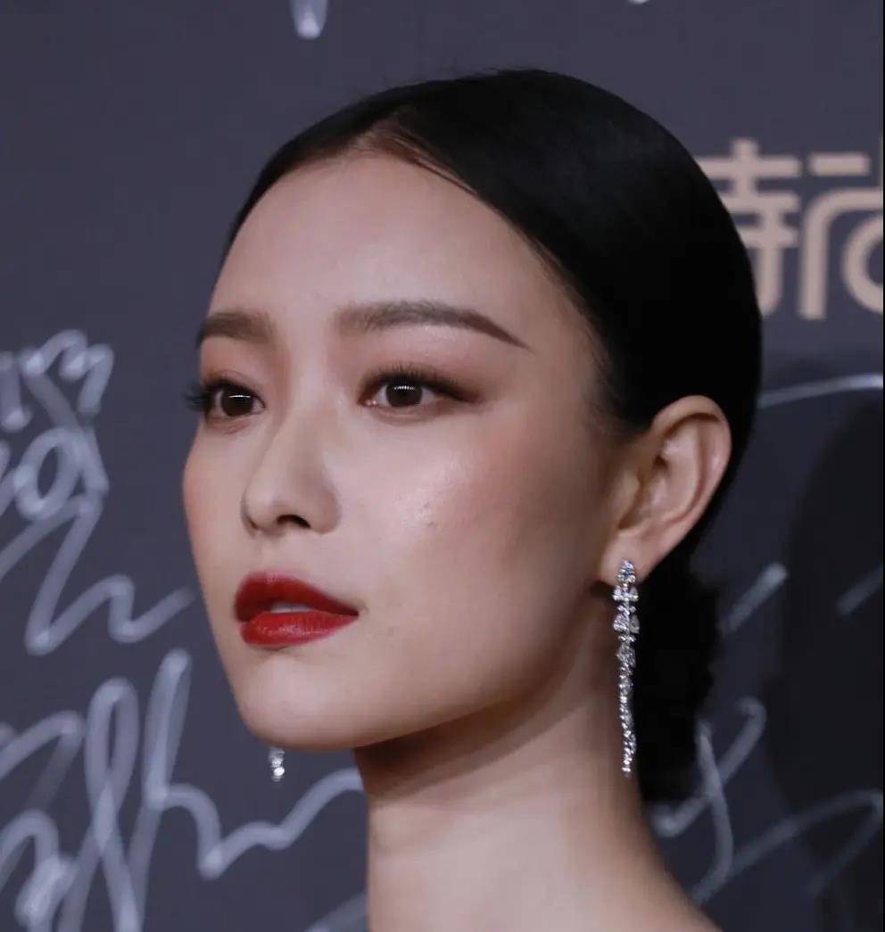 女明星无修高清图钟楚曦简直女版萧敬腾李宇春真的有吓到我