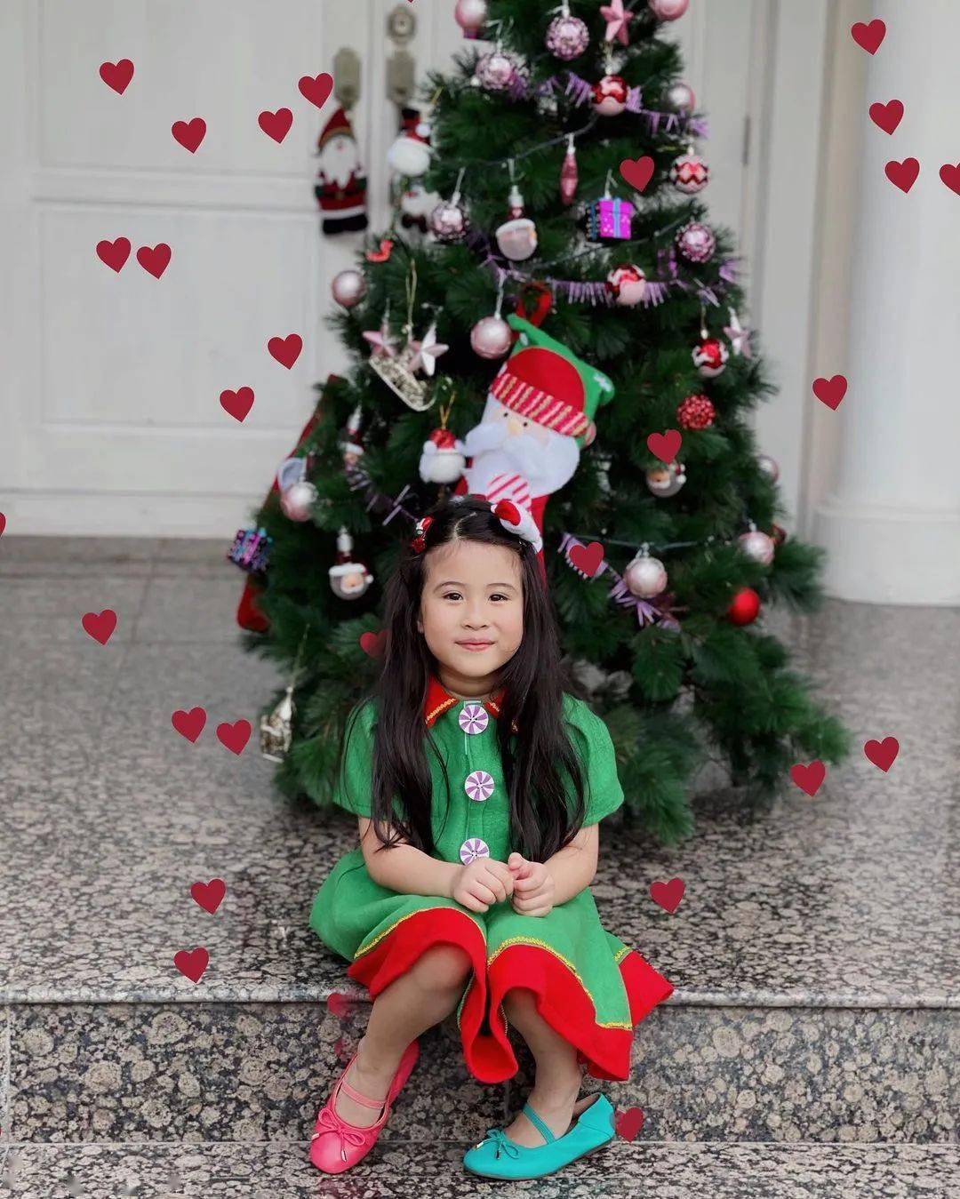 may发文称女儿在家玩cosplay不知道扮演谁网友却表示真的很像诶