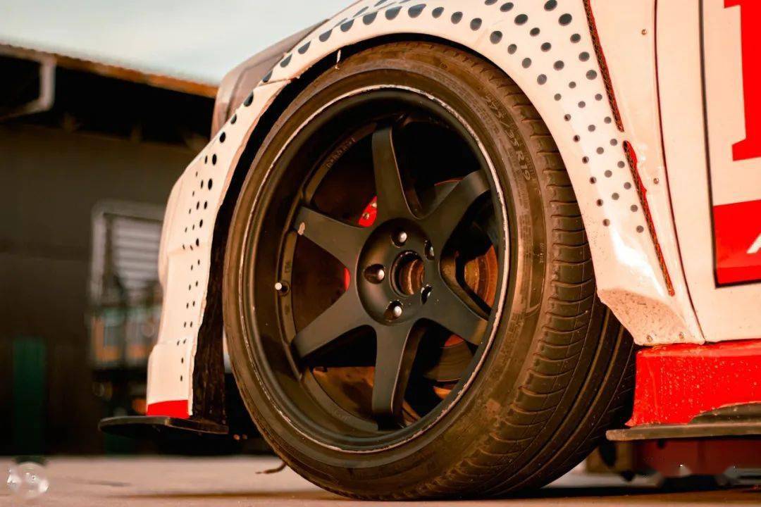 gtr前脸 万宝路涂装,泰国车友改出战神车神双附体的8代雅阁