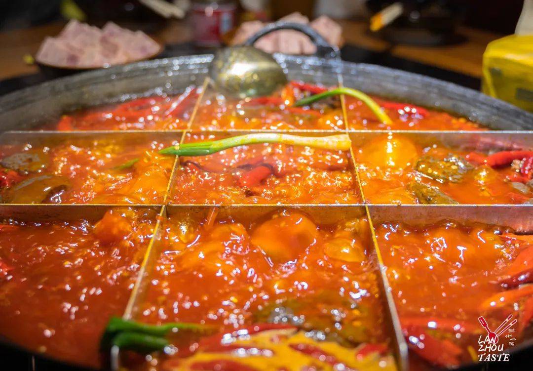 兰州小馆丨和一群妹子吃火锅,图的就是那种杂乱无章的美感