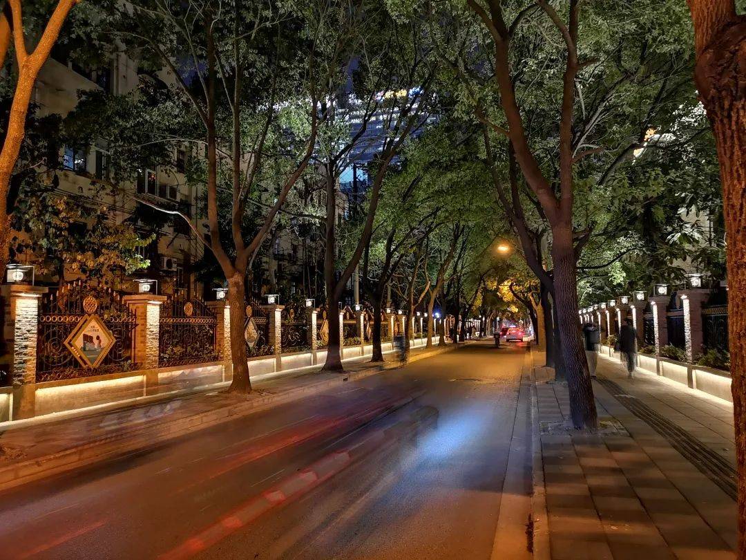 百年历史虹桥路七彩国际商务区