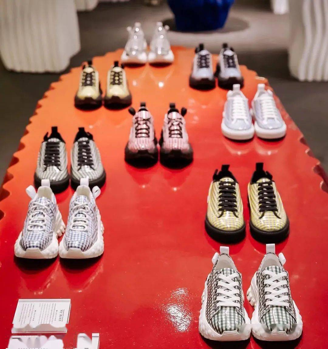 凭个性小白鞋出圈的国货品牌chococoncert