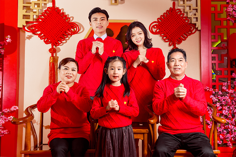 和家人一起拍摄全家福莫过于阖家团圆亲朋欢聚过年最大的快乐▼▼▼